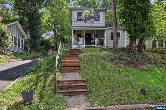 6 Valley Place, Tenafly, NJ 07670