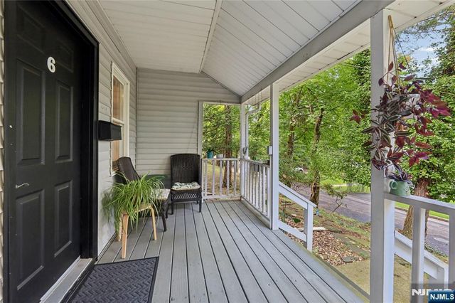 6 Valley Place, Tenafly, NJ 07670