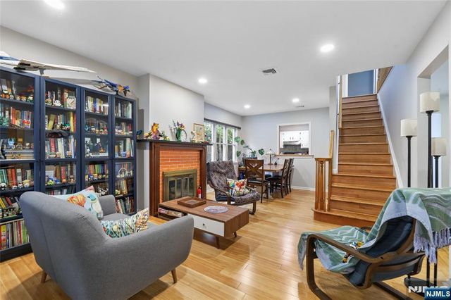 6 Valley Place, Tenafly, NJ 07670