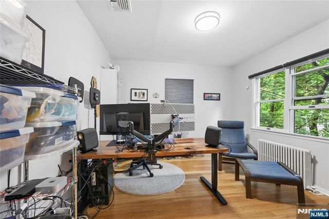 6 Valley Place, Tenafly, NJ 07670