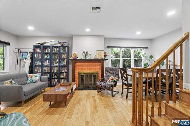 6 Valley Place, Tenafly, NJ 07670