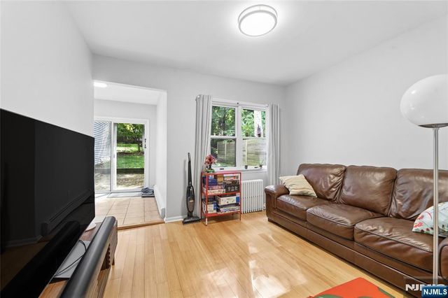 6 Valley Place, Tenafly, NJ 07670