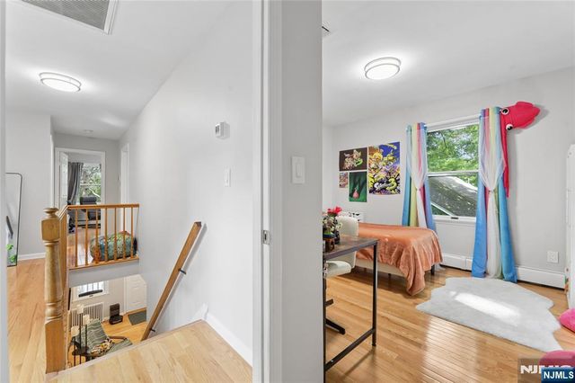 6 Valley Place, Tenafly, NJ 07670