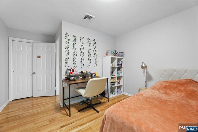 6 Valley Place, Tenafly, NJ 07670