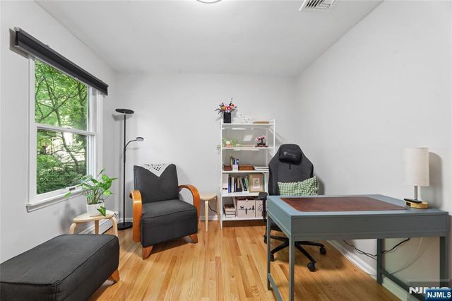 6 Valley Place, Tenafly, NJ 07670
