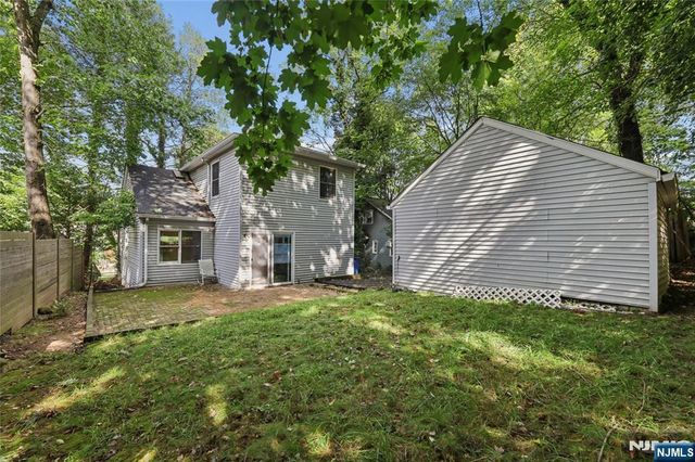 6 Valley Place, Tenafly, NJ 07670