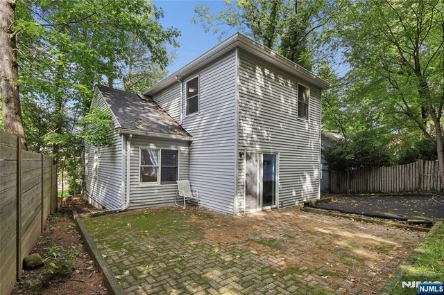 6 Valley Place, Tenafly, NJ 07670