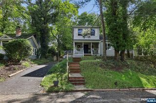 6 Valley Place, Tenafly, NJ 07670