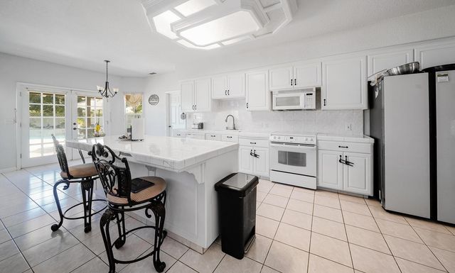 19360 Maple Avenue, Laton, CA 93242