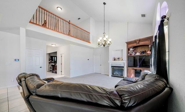 19360 Maple Avenue, Laton, CA 93242
