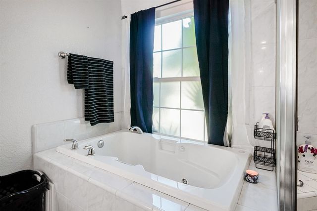 19360 Maple Avenue, Laton, CA 93242
