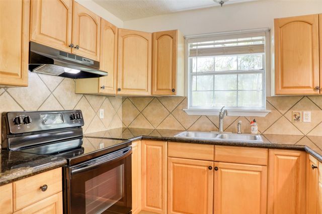 12111 N Ridgeway Drive, Willis, TX 77318