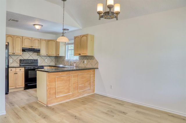 12111 N Ridgeway Drive, Willis, TX 77318