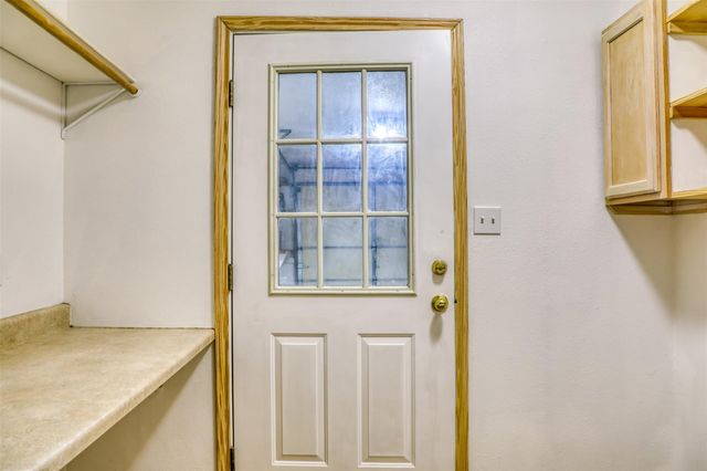 12111 N Ridgeway Drive, Willis, TX 77318