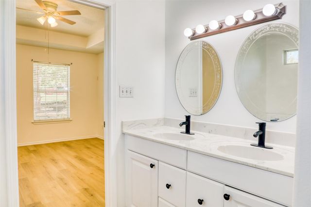 12111 N Ridgeway Drive, Willis, TX 77318