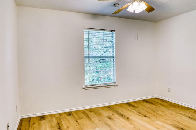 12111 N Ridgeway Drive, Willis, TX 77318