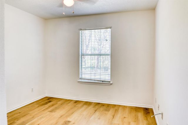 12111 N Ridgeway Drive, Willis, TX 77318