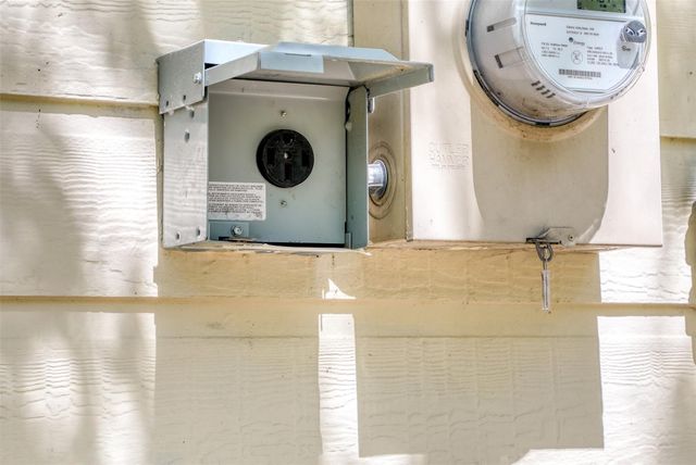 12111 N Ridgeway Drive, Willis, TX 77318