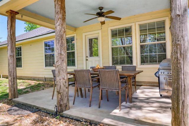 12111 N Ridgeway Drive, Willis, TX 77318