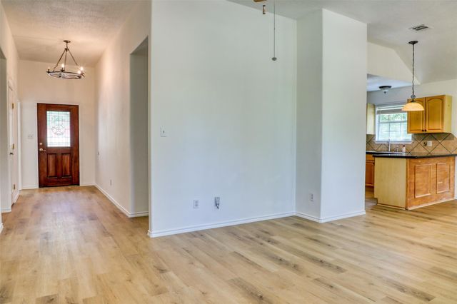 12111 N Ridgeway Drive, Willis, TX 77318