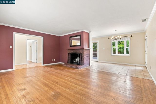 133 Kingsdale Dr, Walnut Creek, CA 94596