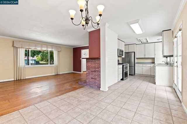 133 Kingsdale Dr, Walnut Creek, CA 94596