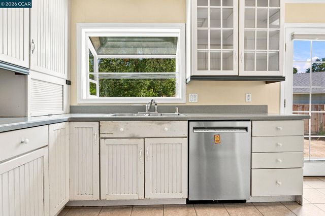 133 Kingsdale Dr, Walnut Creek, CA 94596