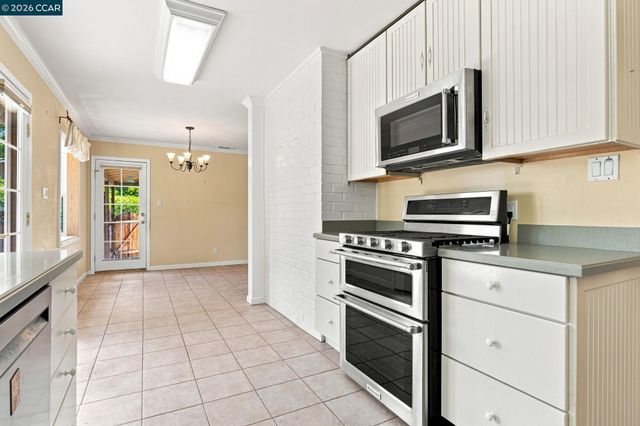 133 Kingsdale Dr, Walnut Creek, CA 94596