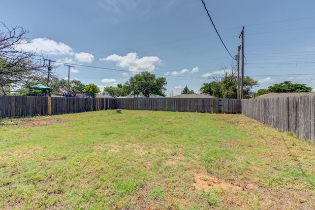 1313 Adrian Street, Lubbock, TX 79403