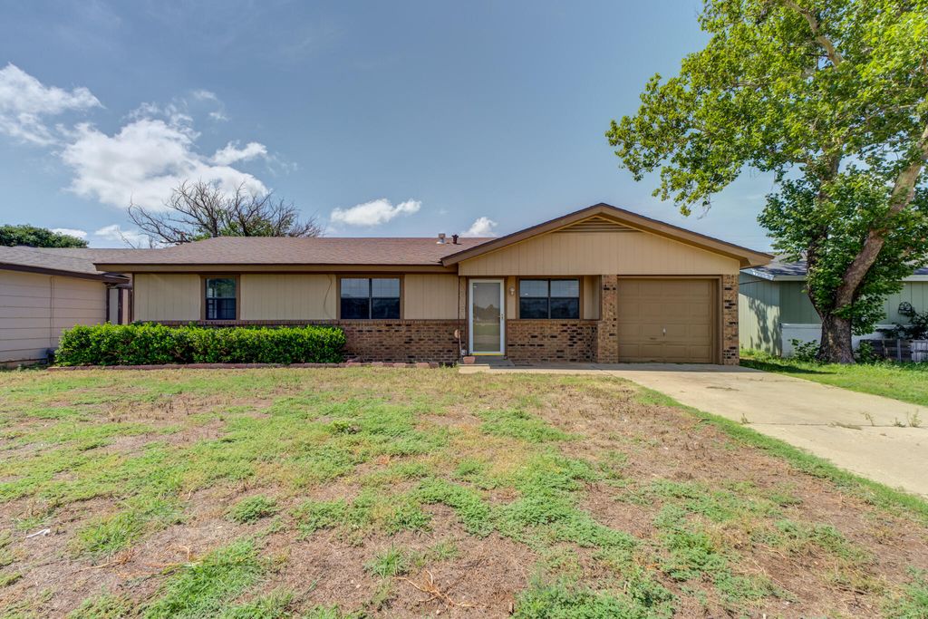 1313 Adrian Street, Lubbock, TX 79403