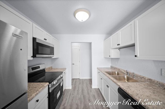 1041 Abbey Court, Holland, MI 49423