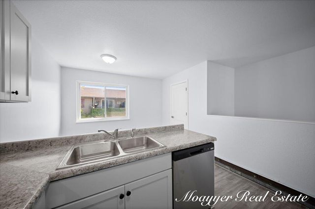 1041 Abbey Court, Holland, MI 49423