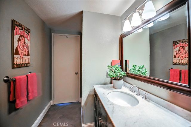 2516 E Willow 203, Signal Hill, CA 90755