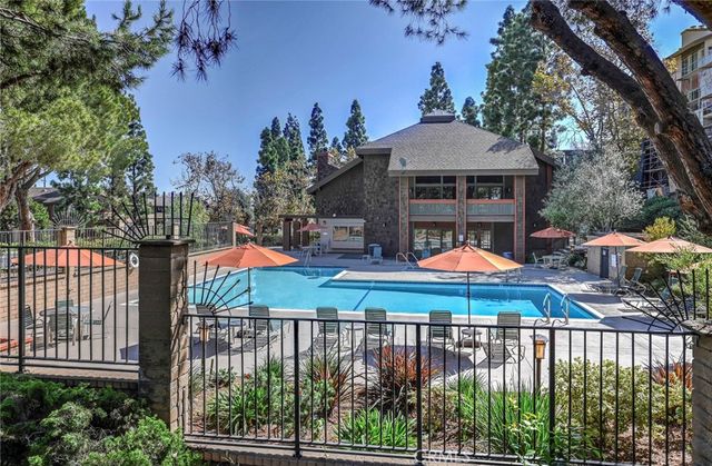 2516 E Willow 203, Signal Hill, CA 90755