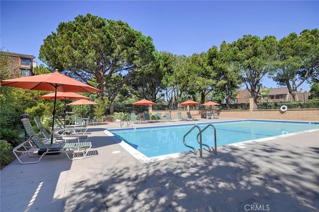 2516 E Willow 203, Signal Hill, CA 90755