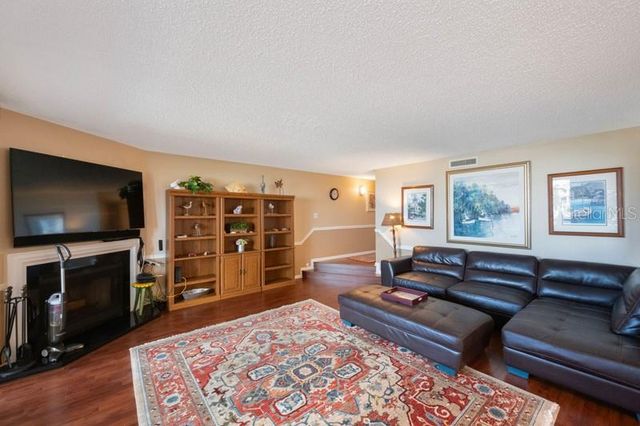 1060 PINELLAS BAYWAY S 103, St Petersburg, FL 33715