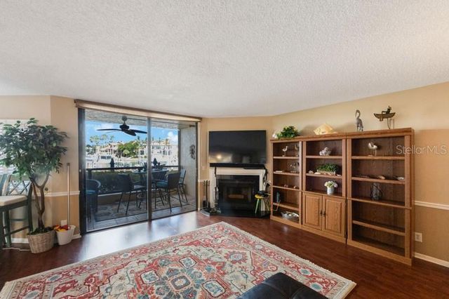 1060 PINELLAS BAYWAY S 103, St Petersburg, FL 33715