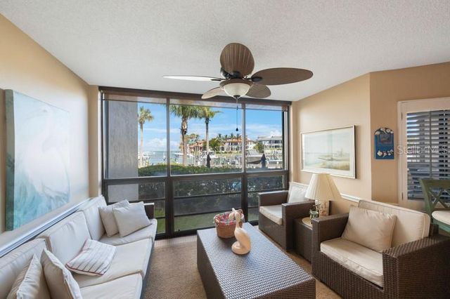 1060 PINELLAS BAYWAY S 103, St Petersburg, FL 33715