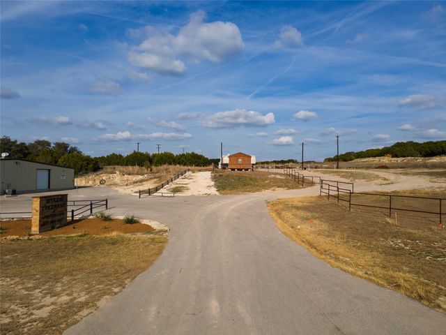 774 N Highway 183, Lampasas, TX 76550