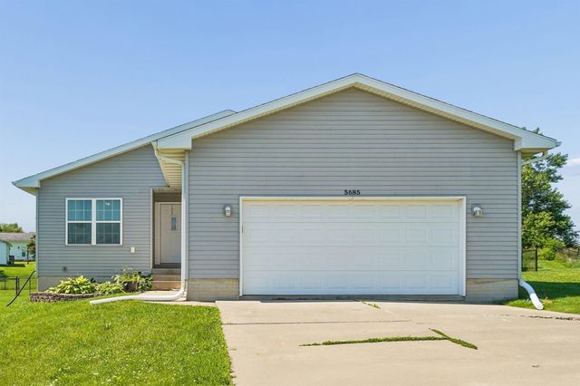 5685 Summerland Drive, Waterloo, IA 50701