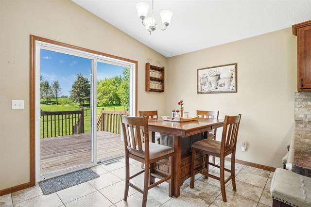 5685 Summerland Drive, Waterloo, IA 50701