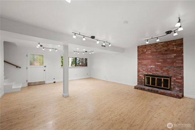 16114 SE Newport Way, Bellevue, WA 98006