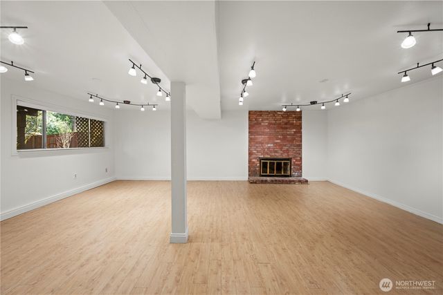 16114 SE Newport Way, Bellevue, WA 98006