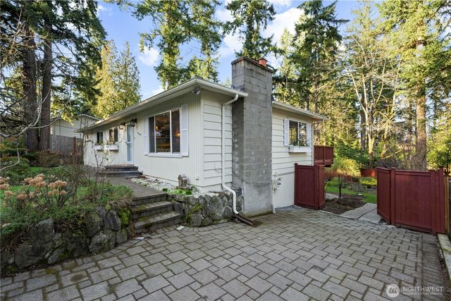 16114 SE Newport Way, Bellevue, WA 98006