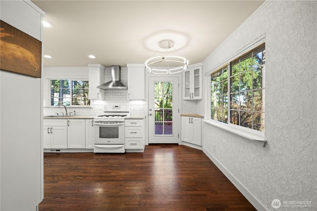 16114 SE Newport Way, Bellevue, WA 98006