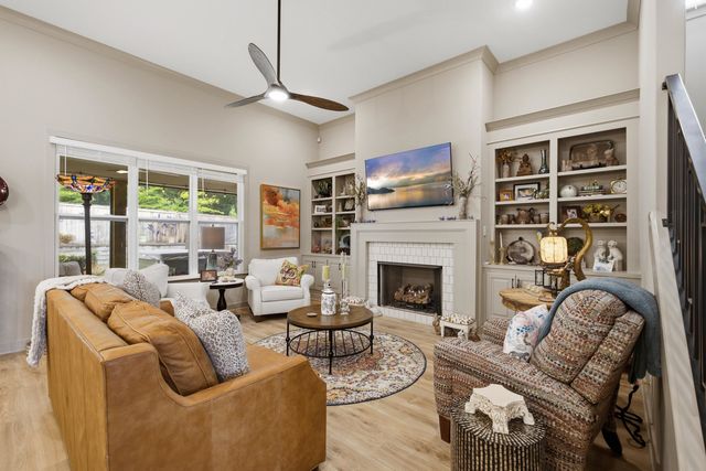 619 MOUNT LAUREL DR, Collierville, TN 38017