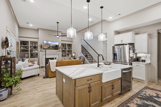 619 MOUNT LAUREL DR, Collierville, TN 38017