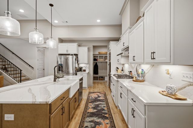 619 MOUNT LAUREL DR, Collierville, TN 38017