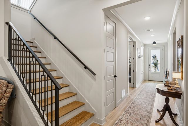 619 MOUNT LAUREL DR, Collierville, TN 38017