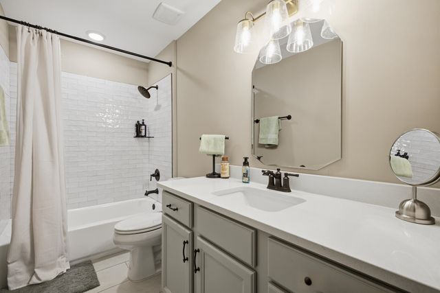 619 MOUNT LAUREL DR, Collierville, TN 38017